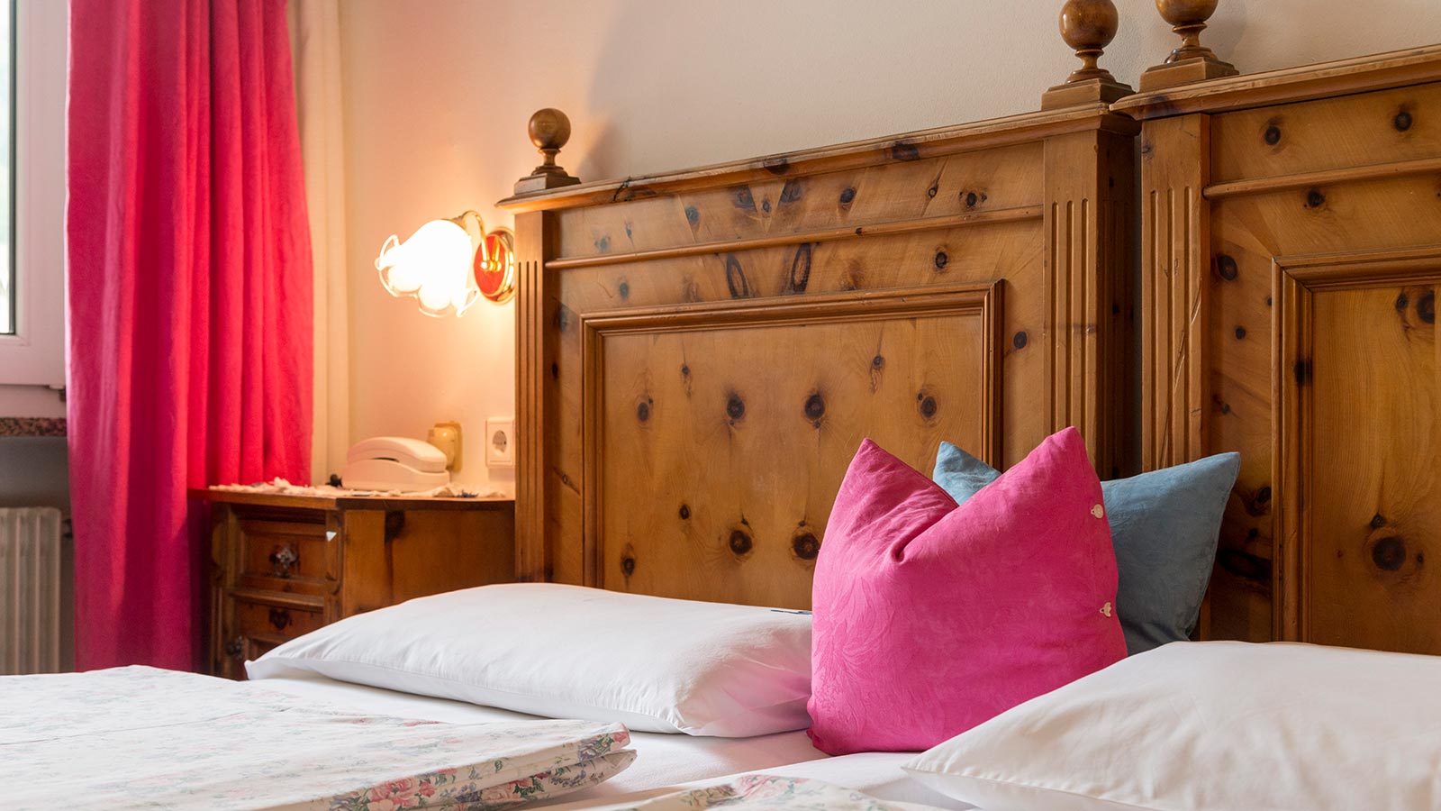 Komfortables Bett im Hotel Garnì Letizia